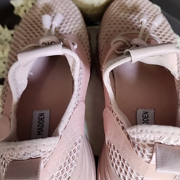 STEVE MADDEN Milo Size 7 - Picture 6 of 9